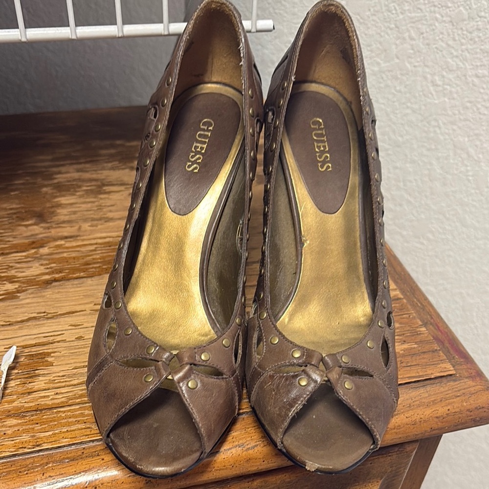 GUESS Brown Peep Toe Heels